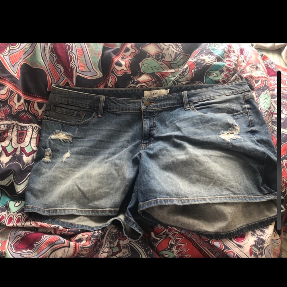 Torrid size 26 denim distressed shorts